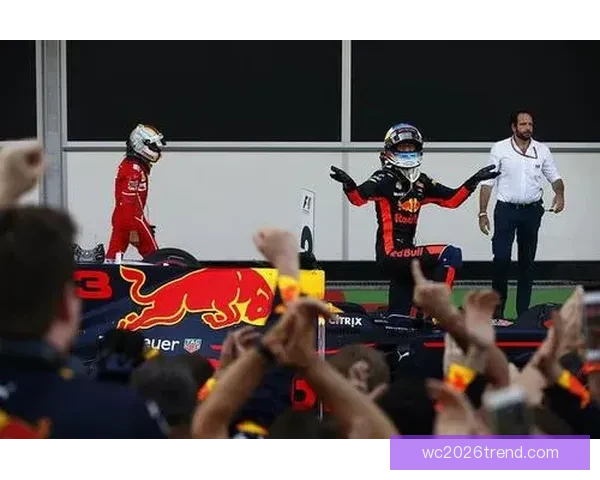 F1赛季最新动态：红牛再度称霸维特尔与汉密尔顿竞争加剧