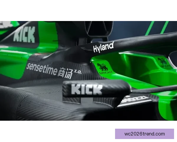 F1最新赛季激烈争夺焦点车队策略与冠军榜动态解析